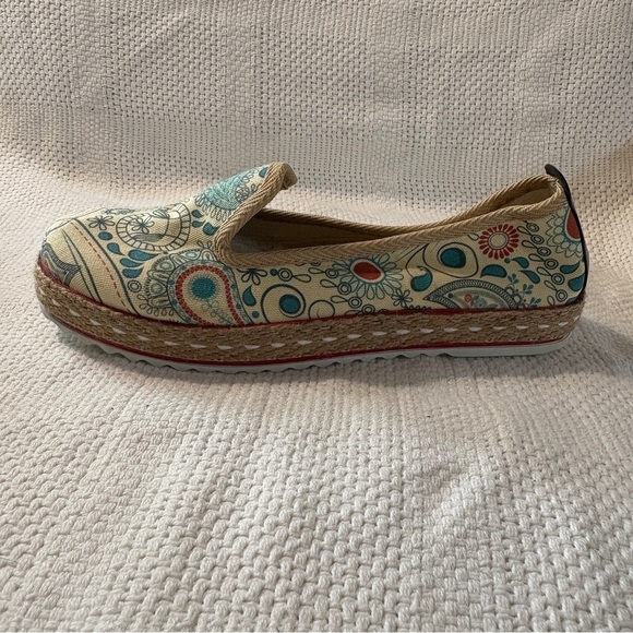 Goby Red, Off White & Blue Floral Boho Slip On Espadrille Loafer Flats Size 38 - Picture 8 of 10
